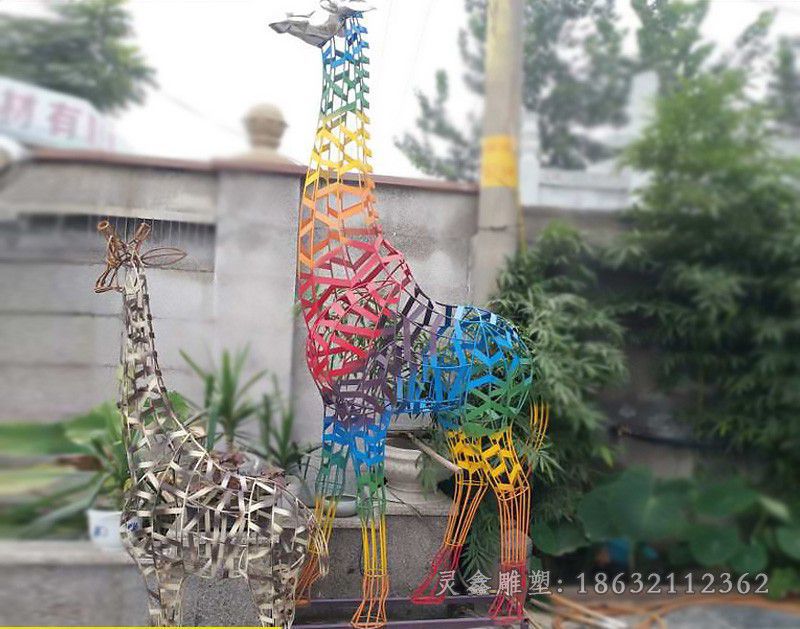 不锈钢彩条长颈鹿 公园动物雕塑