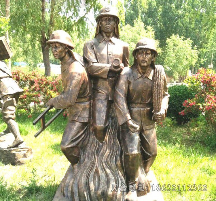 玻璃钢仿铜消防员 公园灭火救人的消防员雕塑 (3)