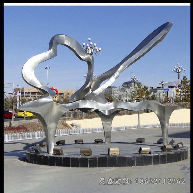 不锈钢抽象钢琴雕塑