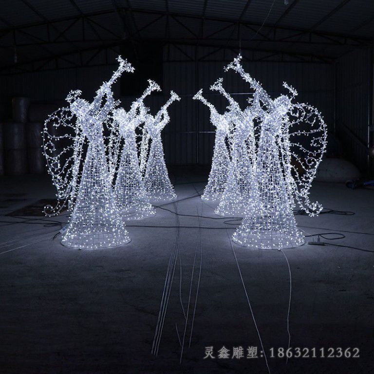 不锈钢抽象镂空吹喇叭人物雕塑 (1)