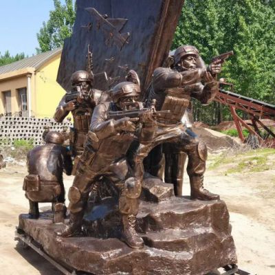 精兵之路组合人物铜雕
