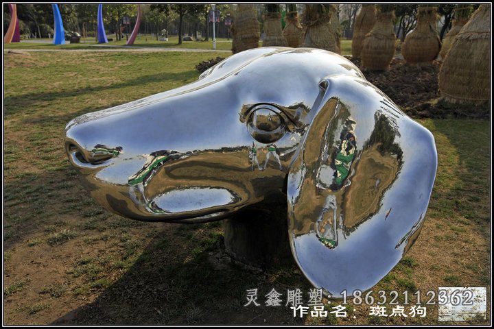 不锈钢斑点狗雕塑
