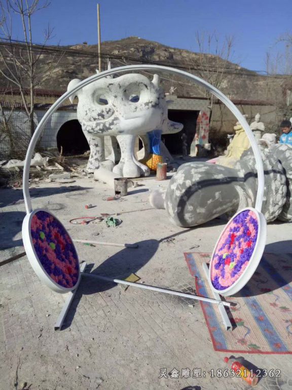 不锈钢耳机雕塑