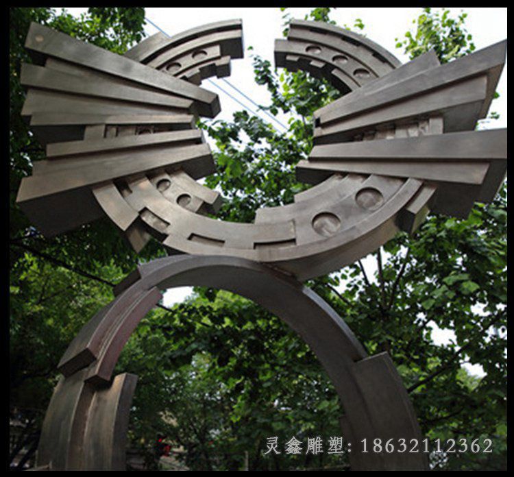 不锈钢齿轮抽象雕塑