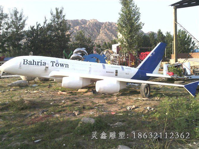 不锈钢飞机雕塑