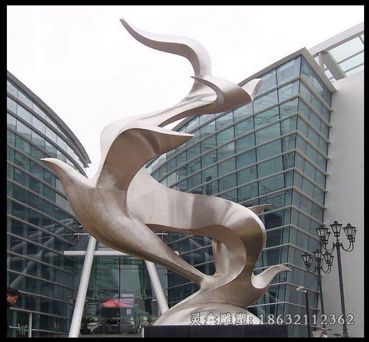 不锈钢飞鹰企业景观雕塑
