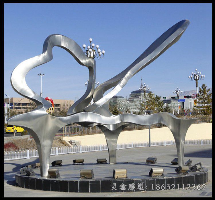 不锈钢钢琴公园景观雕塑
