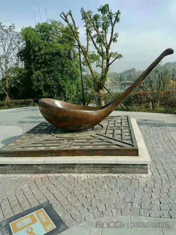 指南针景观铜雕