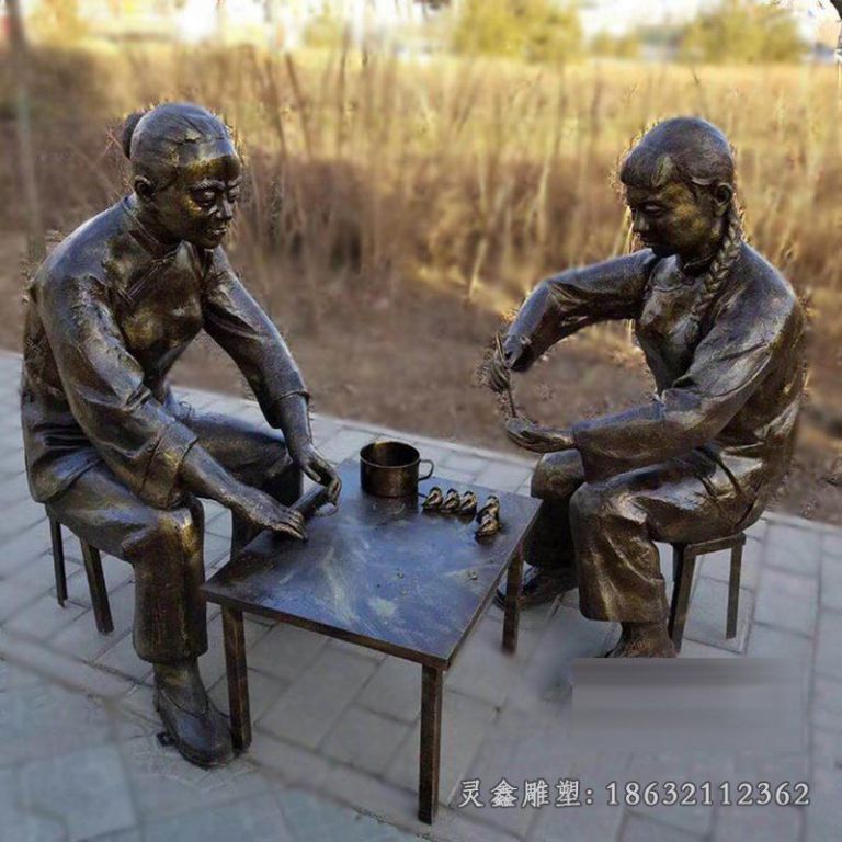 包饺子铜景观雕塑