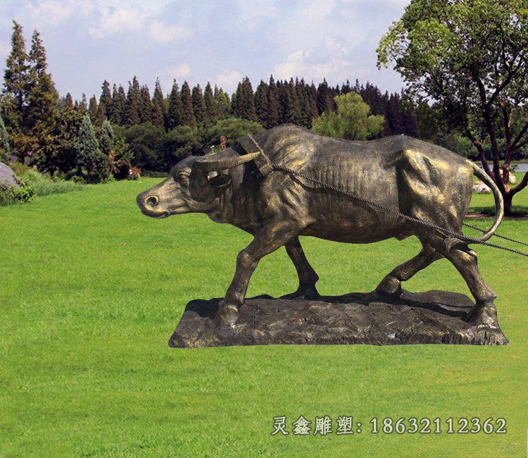 仿铜犁耕牛雕塑