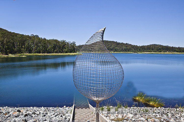 不锈钢镂空水滴景观雕塑