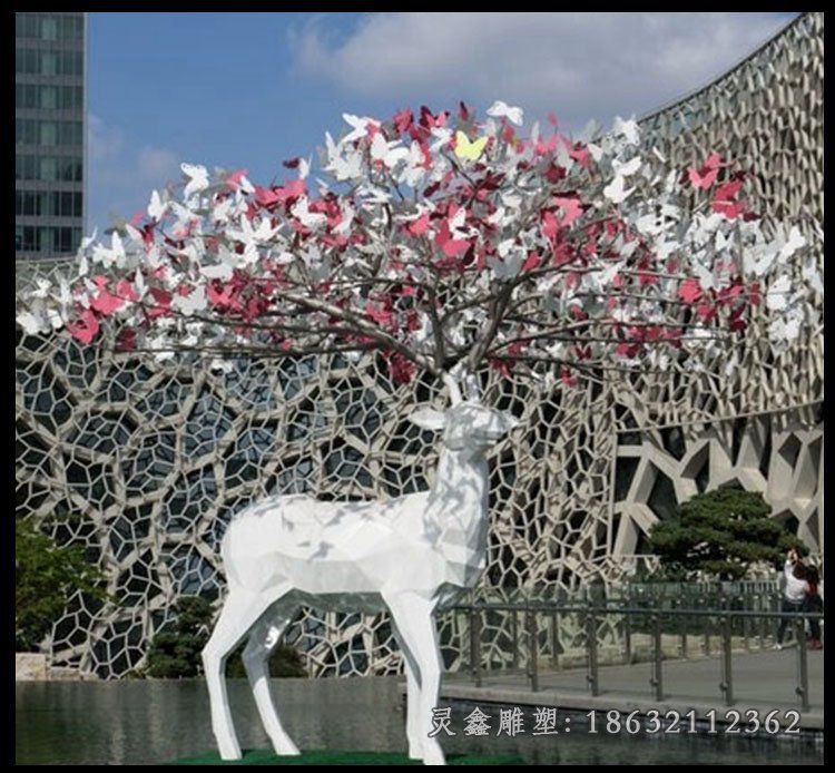 梅花鹿公园不锈钢雕塑