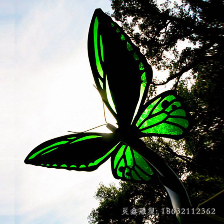 不锈钢镜面镂空蝴蝶雕塑