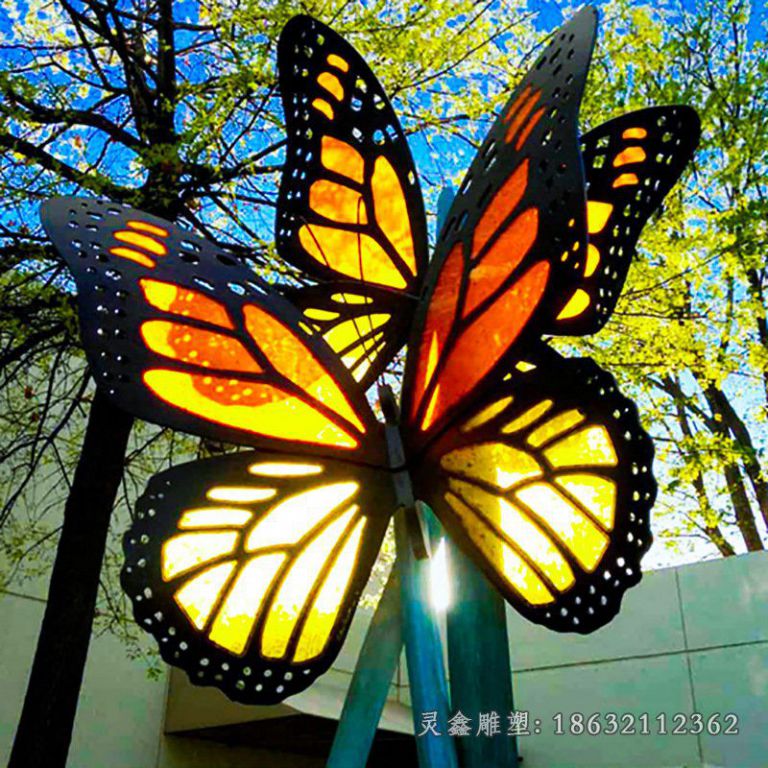 不锈钢镜面镂空蝴蝶雕塑