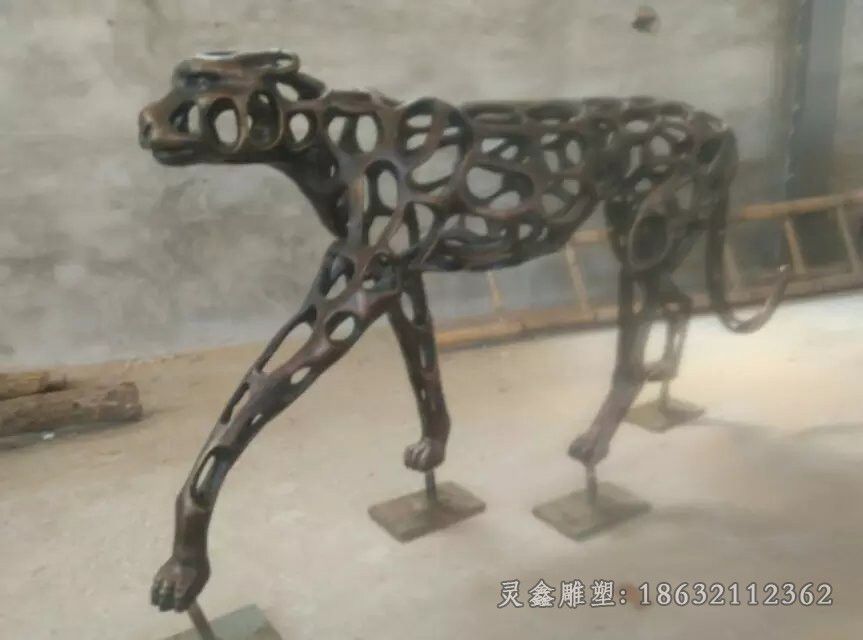 豹子抽象动物校园铜雕