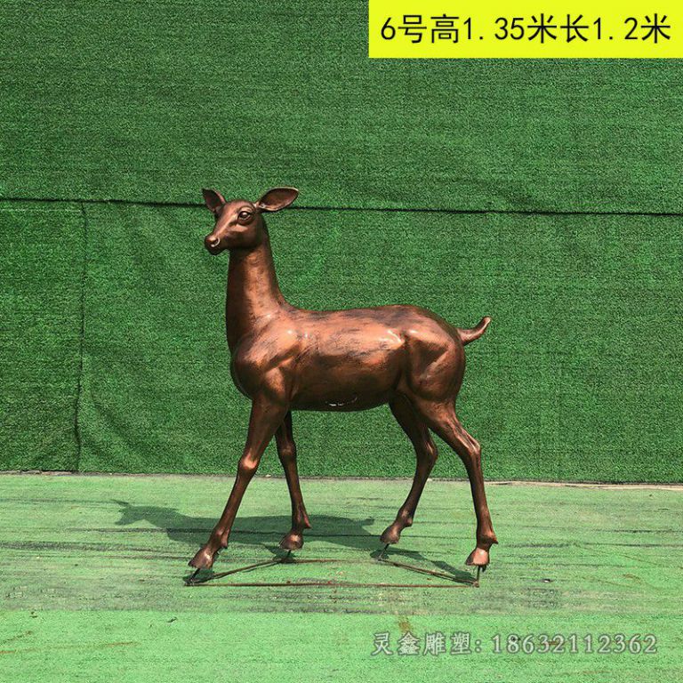 站姿小鹿景区景观铜雕