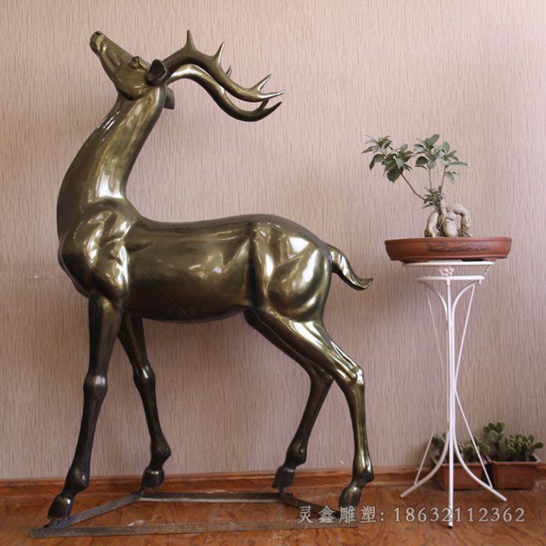 抬头鹿城市景观铜雕