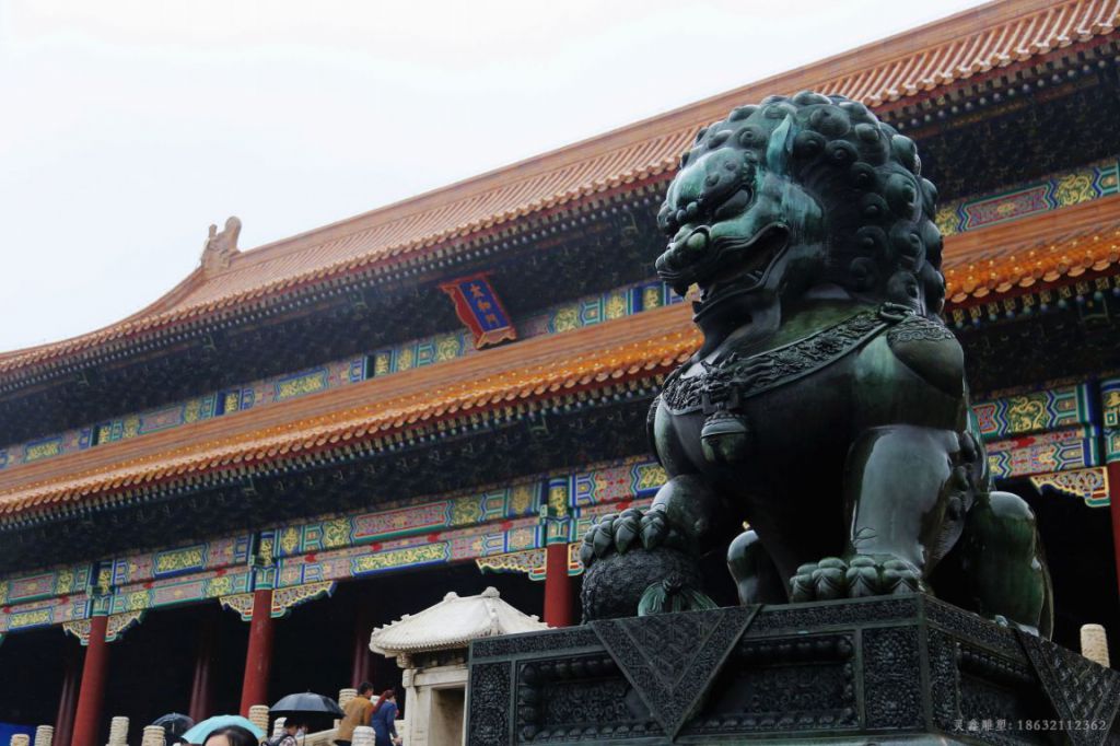 踩球狮子广场景观铜雕