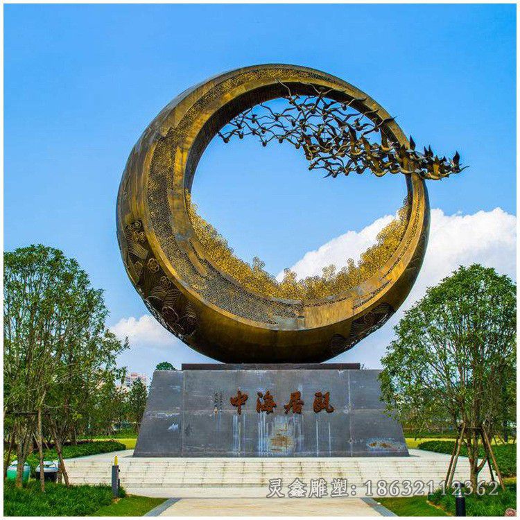 不锈钢彩绘月亮广场雕塑