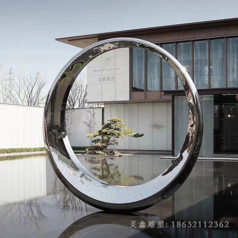 不锈钢镜面月亮别墅雕塑