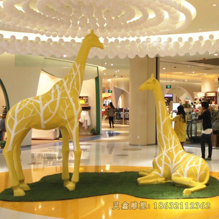 不锈钢彩绘长颈鹿广场雕塑