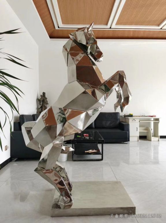 不锈钢几何马城市雕塑