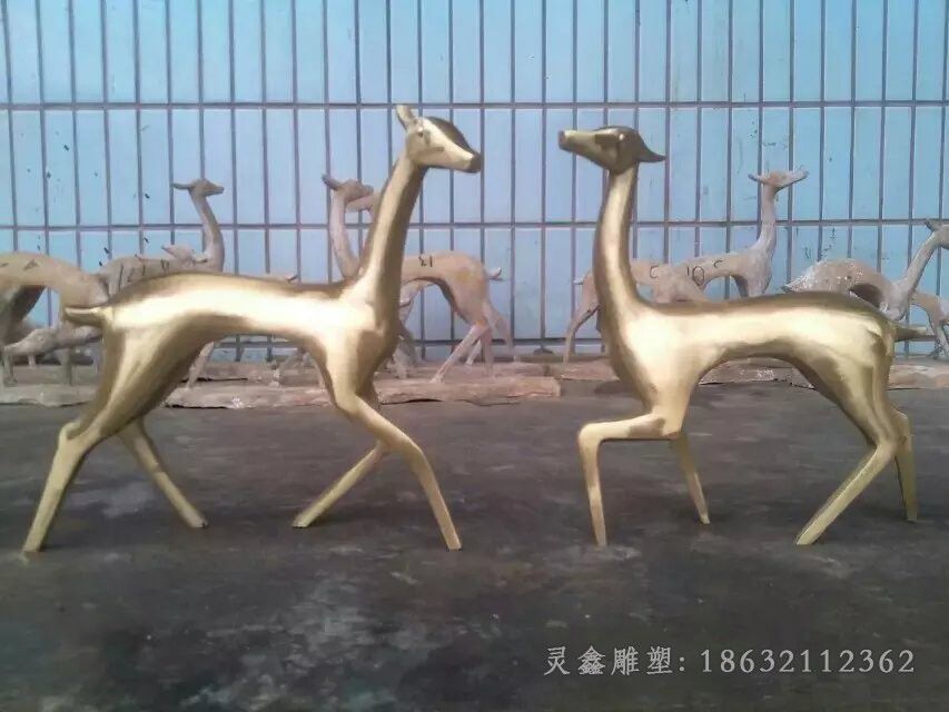 抽象情侣小鹿广场铜雕