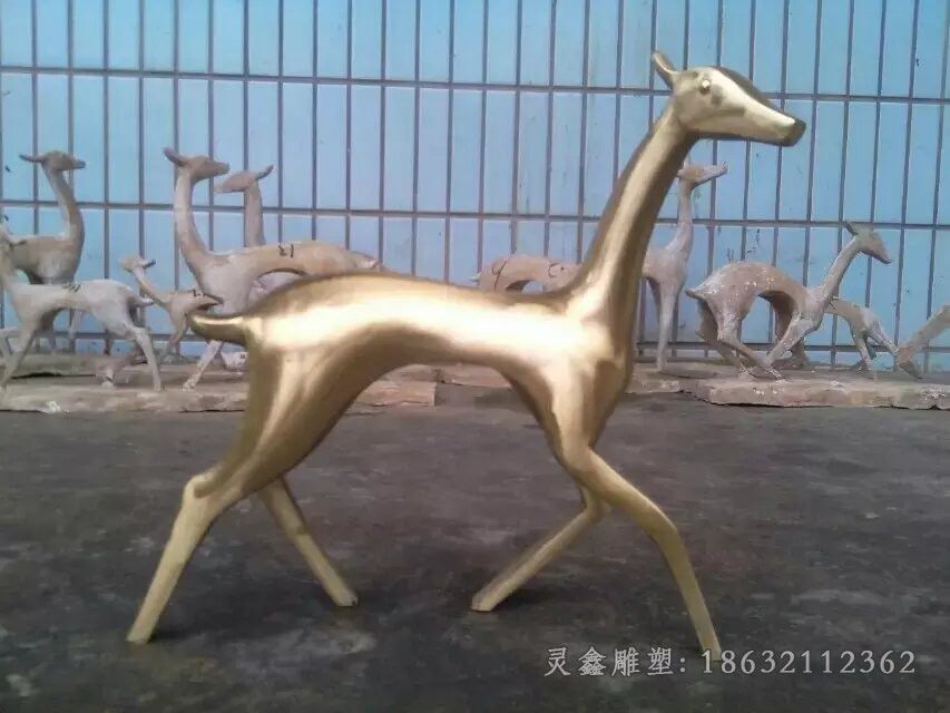 抽象站姿小鹿城市铜雕