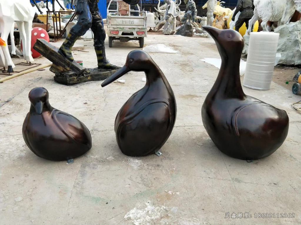 抽象鸭子城市景观铜雕