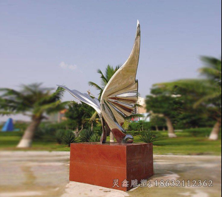 不锈钢镜面抽象蝴蝶雕塑