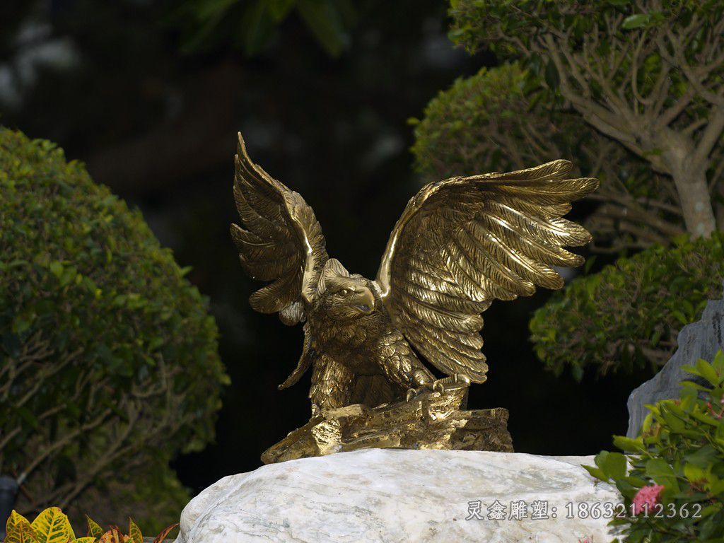 雄鹰展翅广场景观铜雕
