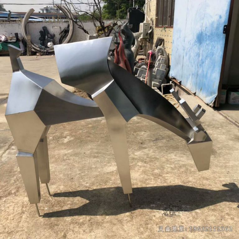 不锈钢低头小鹿公园雕塑