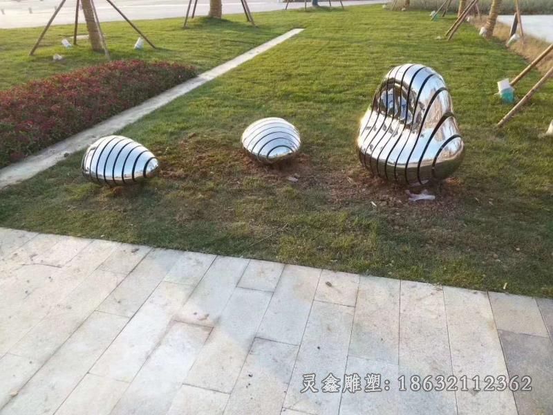 不锈钢镜面石头小区雕塑