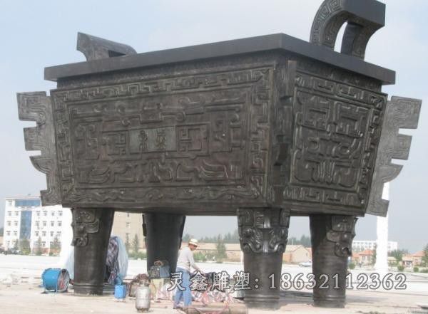 四足铜鼎城市景观铜雕