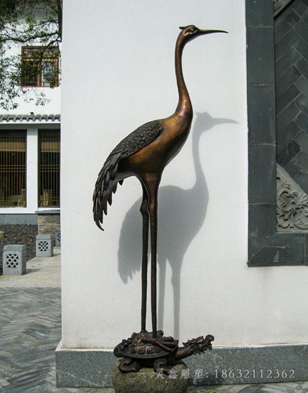 站姿仙鹤广场景观铜雕