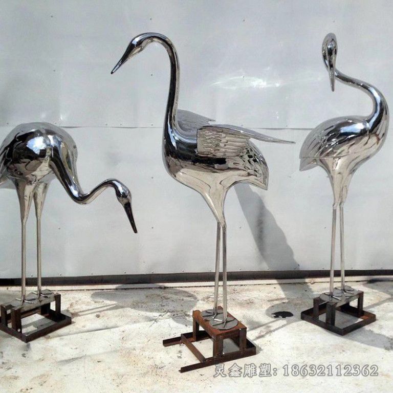 不锈钢镜面仙鹤小区雕塑