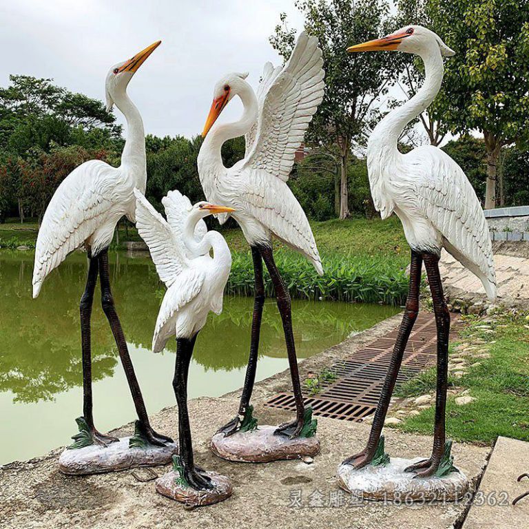不锈钢彩绘仙鹤小区雕塑