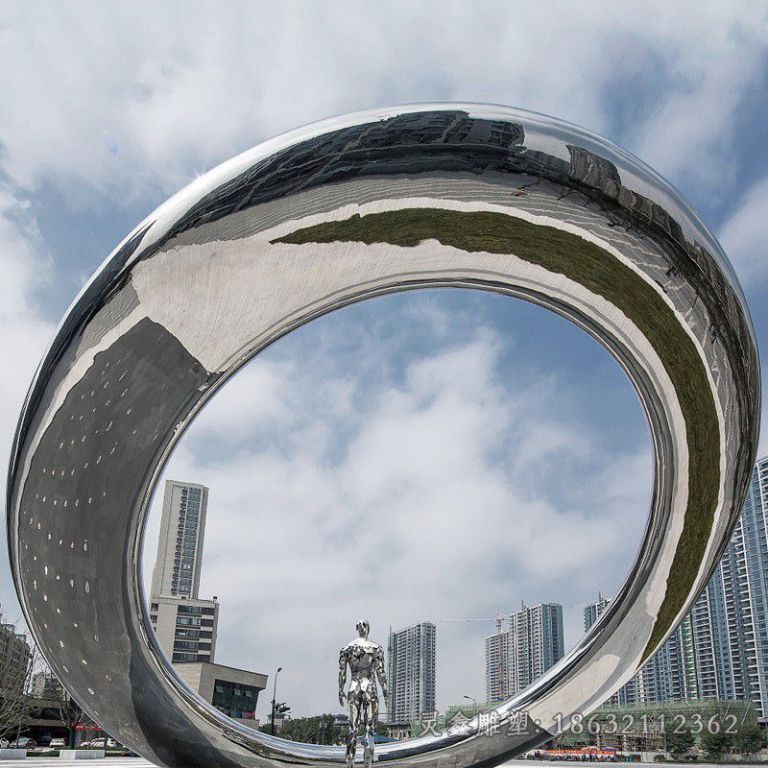 不锈钢镜面圆小区雕塑
