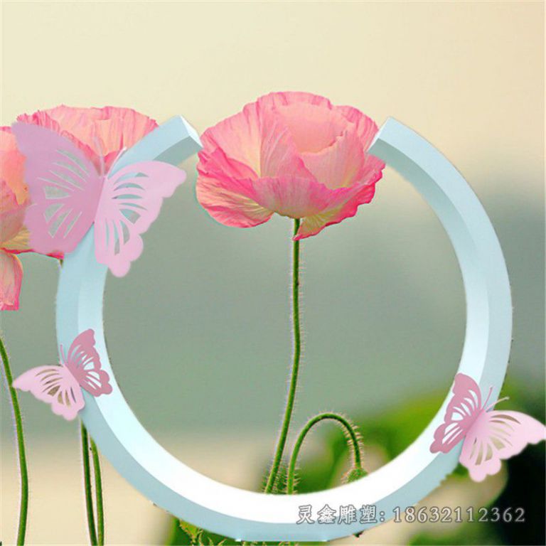 不锈钢彩绘月亮别墅雕塑