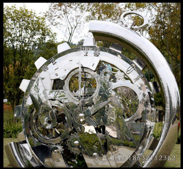 不锈钢镜面齿轮广场雕塑