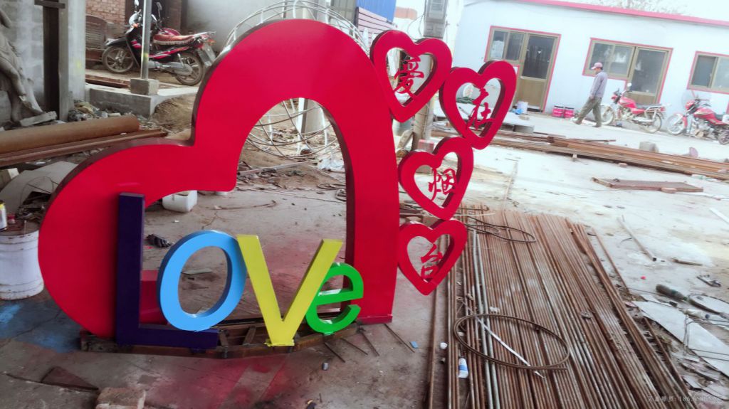 不锈钢抽象love小区雕塑