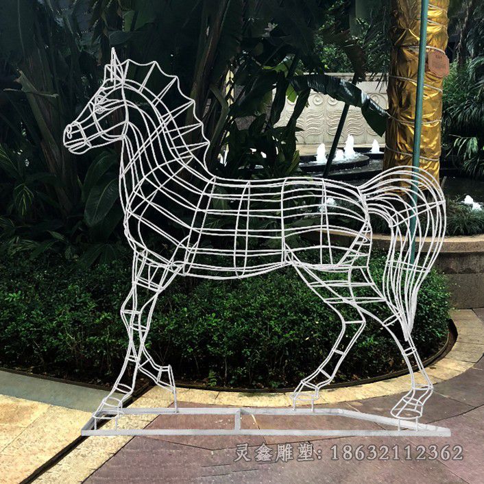 不锈钢镂空马小区雕塑