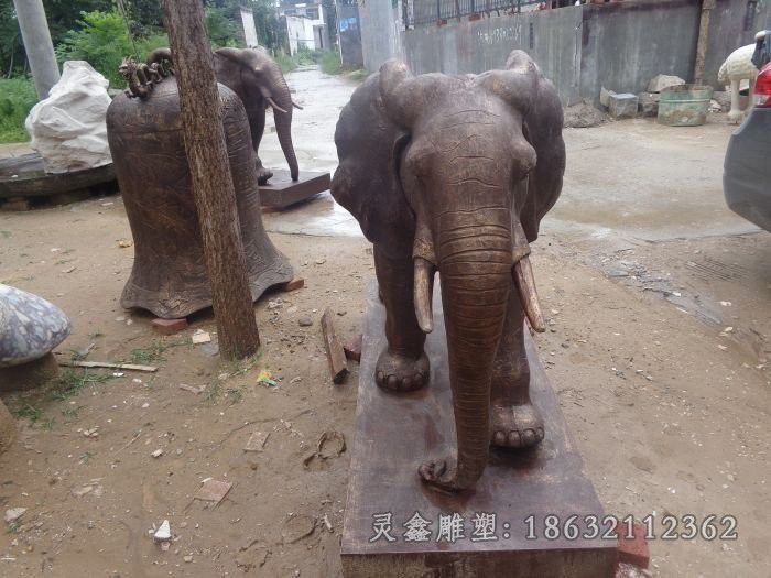 古铜色大象小区动物铜雕