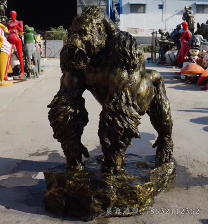 大猩猩校园动物铜雕