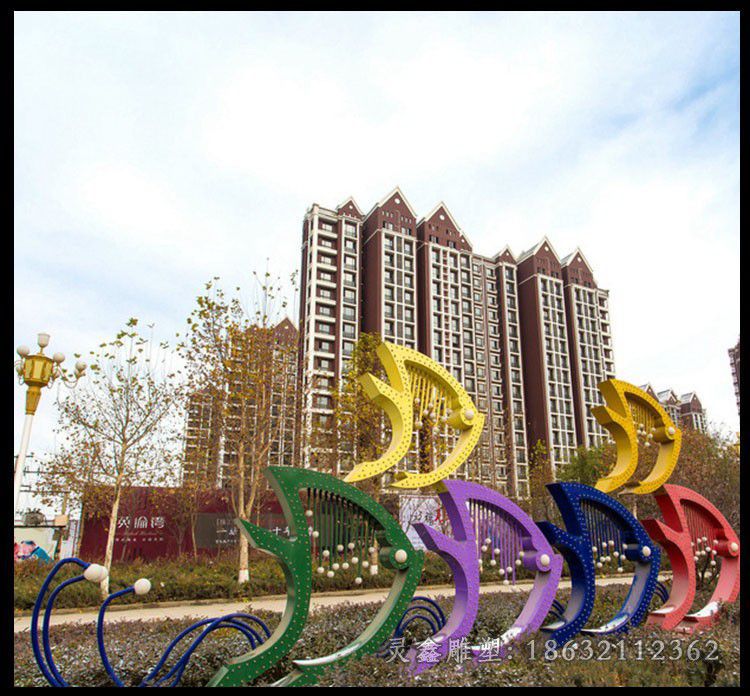 不锈钢抽象小鱼小区雕塑