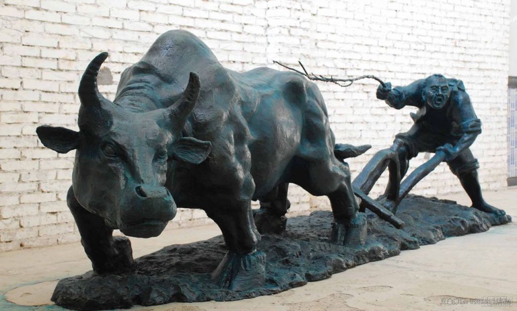 农耕耕地牛小区铜雕