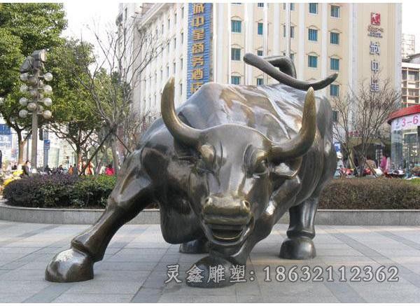 古铜色华尔街牛街边铜雕