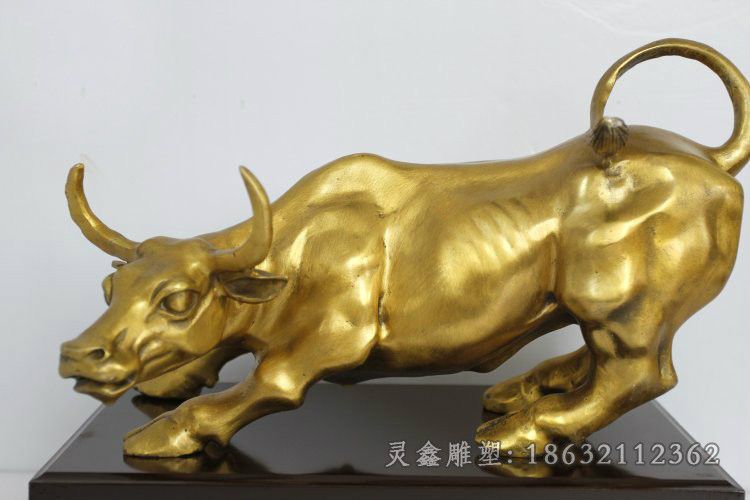 金色华尔街牛庭院铜雕