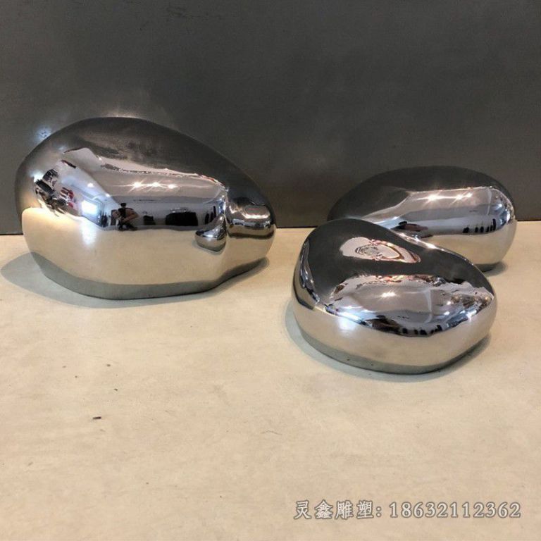 不锈钢镜面鹅卵石小区雕塑