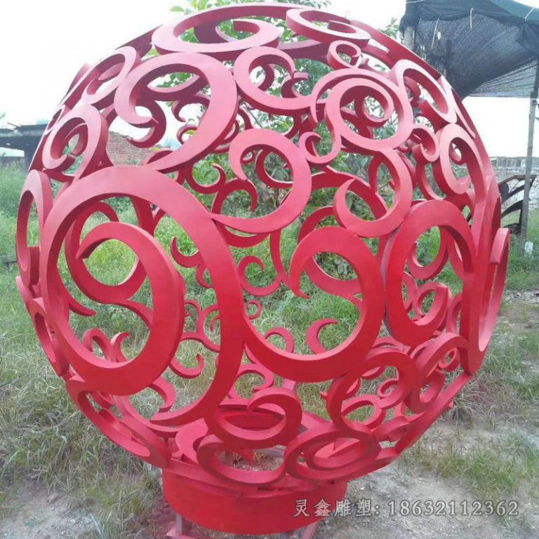 不锈钢红色镂空球公园雕塑